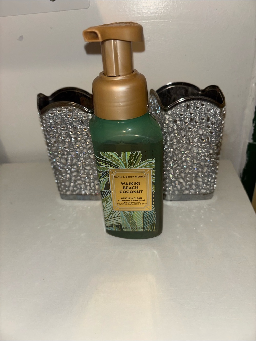 Bath & Body Works Waikiki Beach Coconut Foaming Hand Soap - Green & Gold